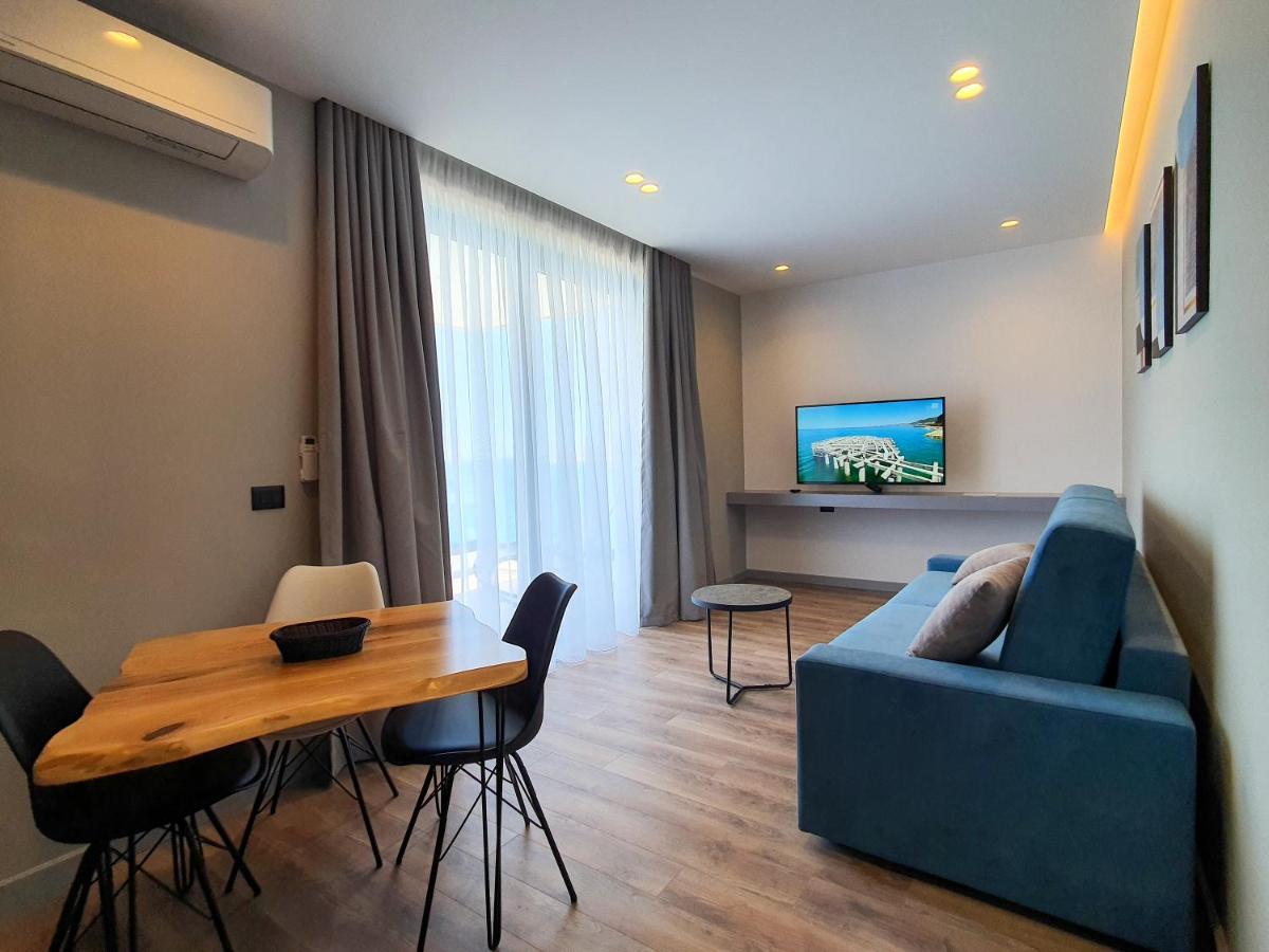 Lookout Apartments ซารานเดอ ภายนอก รูปภาพ