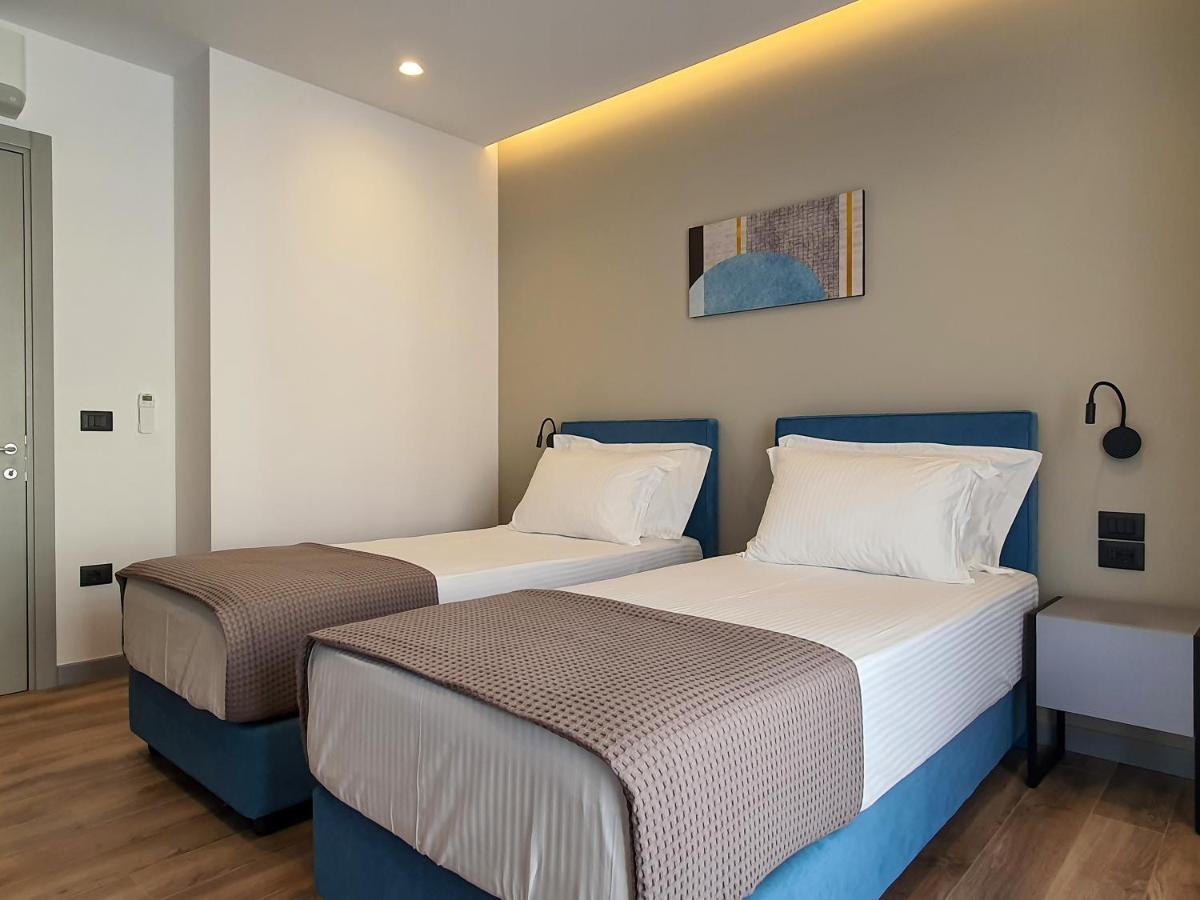 Lookout Apartments ซารานเดอ ภายนอก รูปภาพ