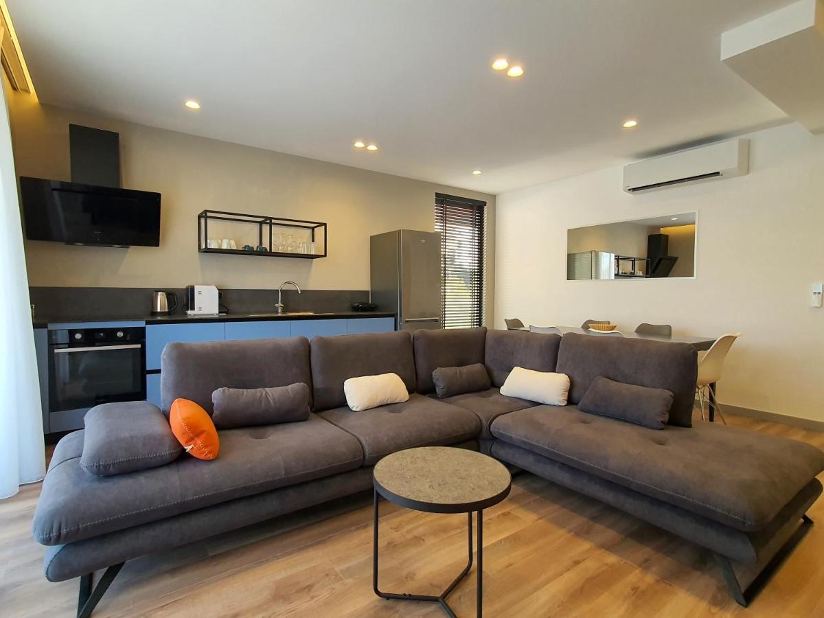 Lookout Apartments ซารานเดอ ภายนอก รูปภาพ