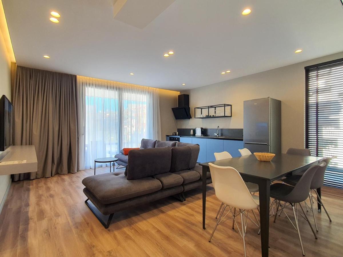 Lookout Apartments ซารานเดอ ภายนอก รูปภาพ