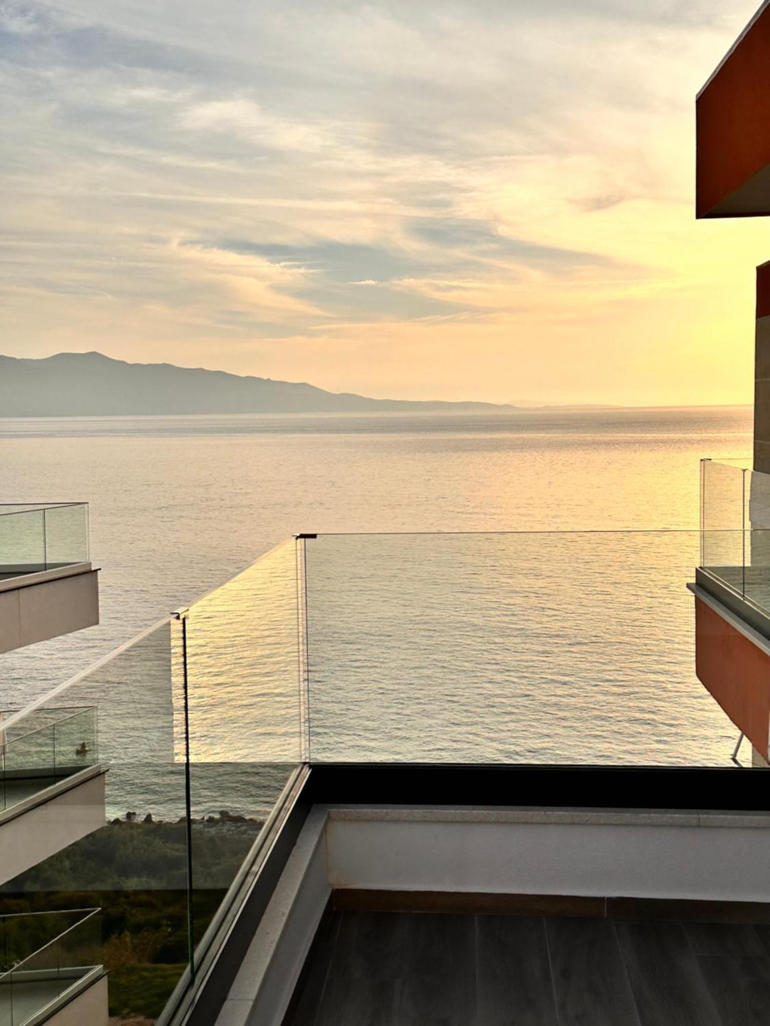 Lookout Apartments ซารานเดอ ภายนอก รูปภาพ