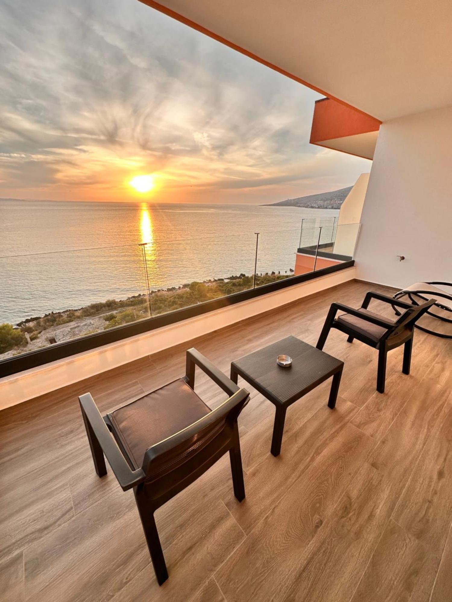 Lookout Apartments ซารานเดอ ภายนอก รูปภาพ