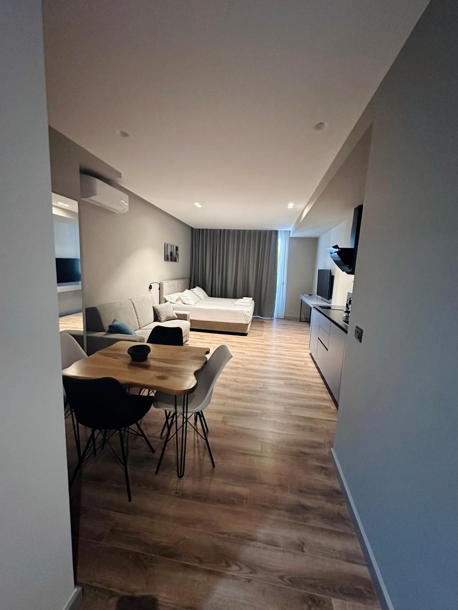 Lookout Apartments ซารานเดอ ภายนอก รูปภาพ